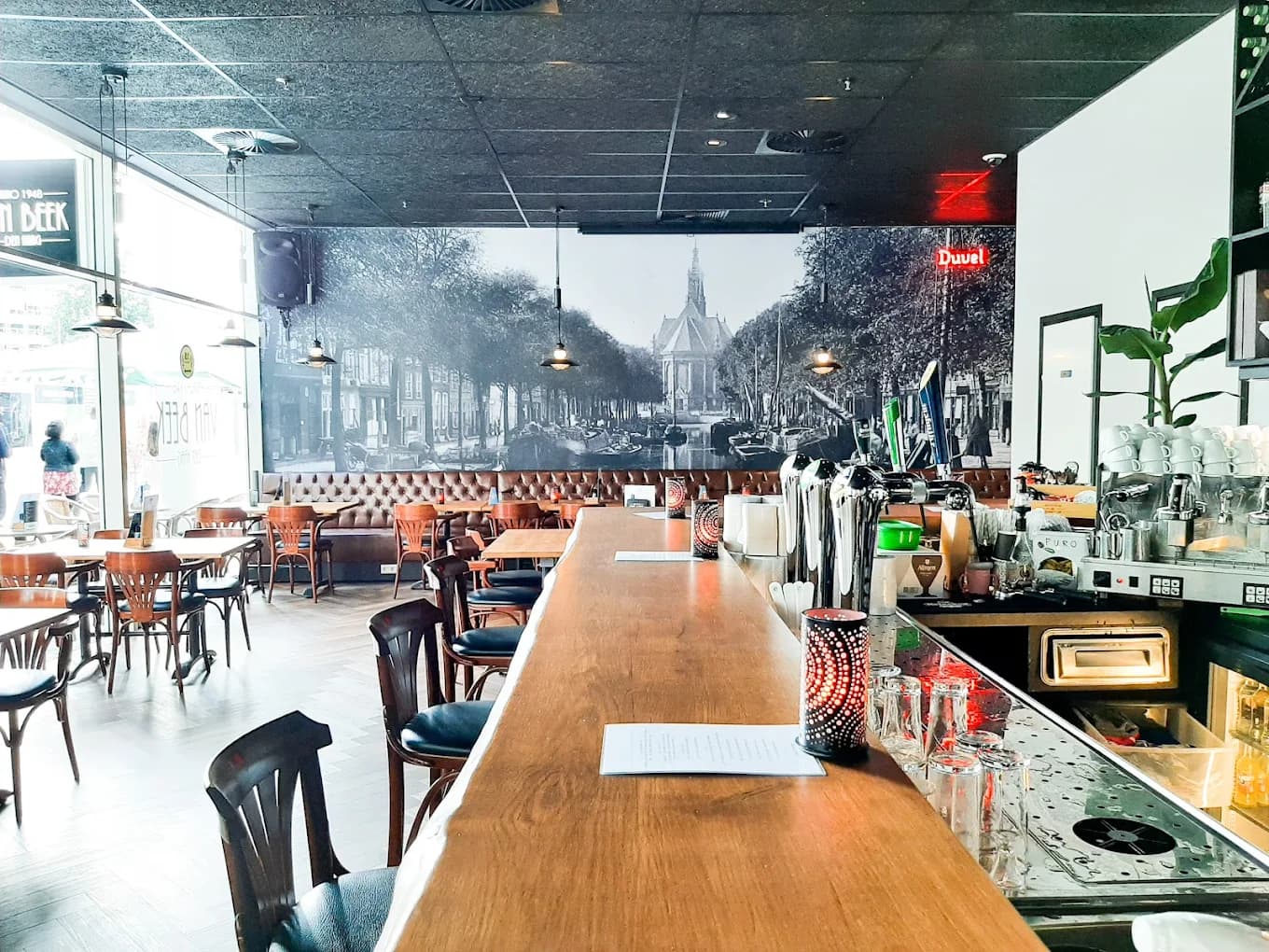 Cafe Van Beek